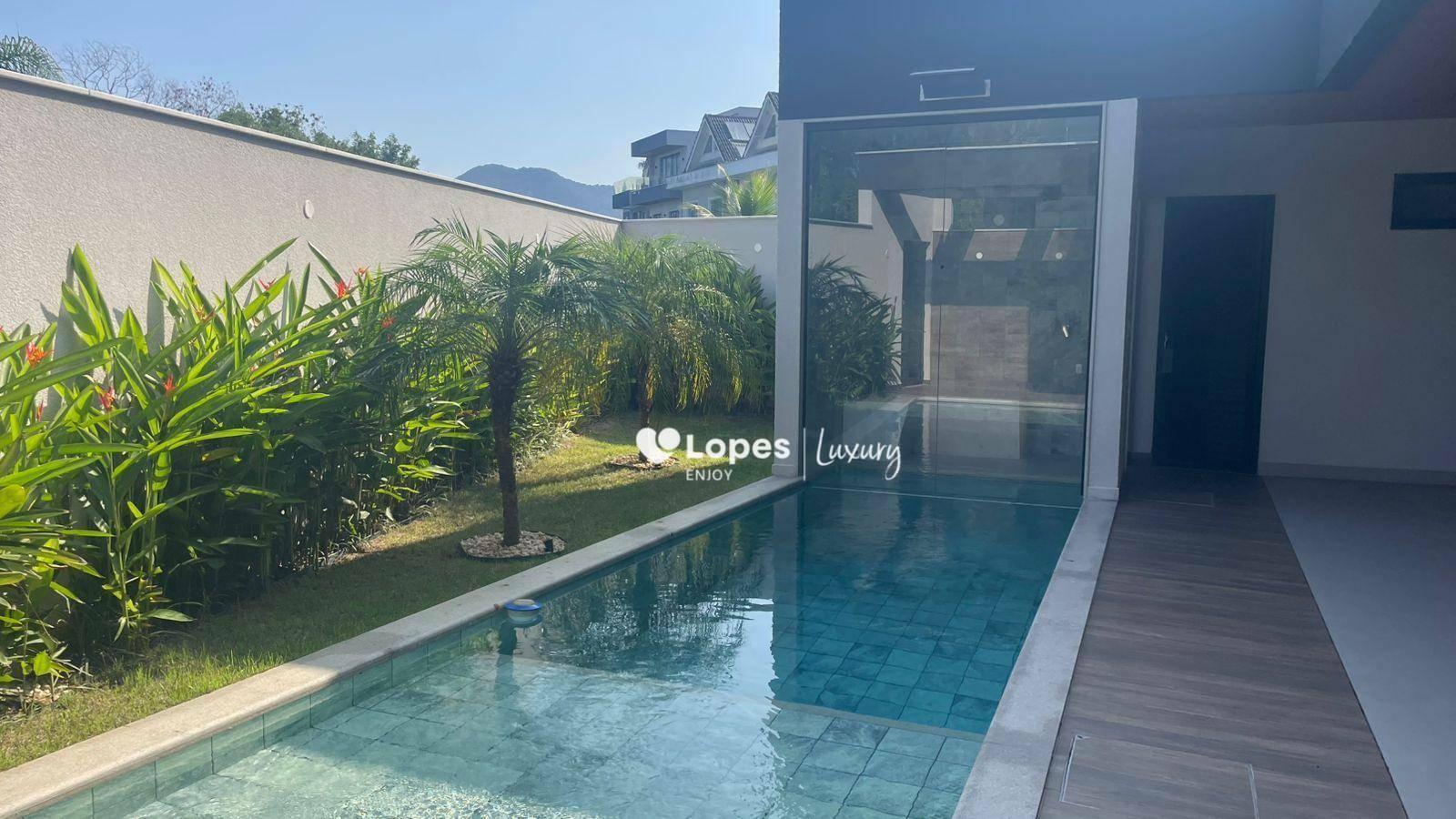Casa com 5 suítes e Elevador  à venda, 440 m² por R$ 5.000.000 - Recreio dos Bandeirantes - Rio de Janeiro/RJ