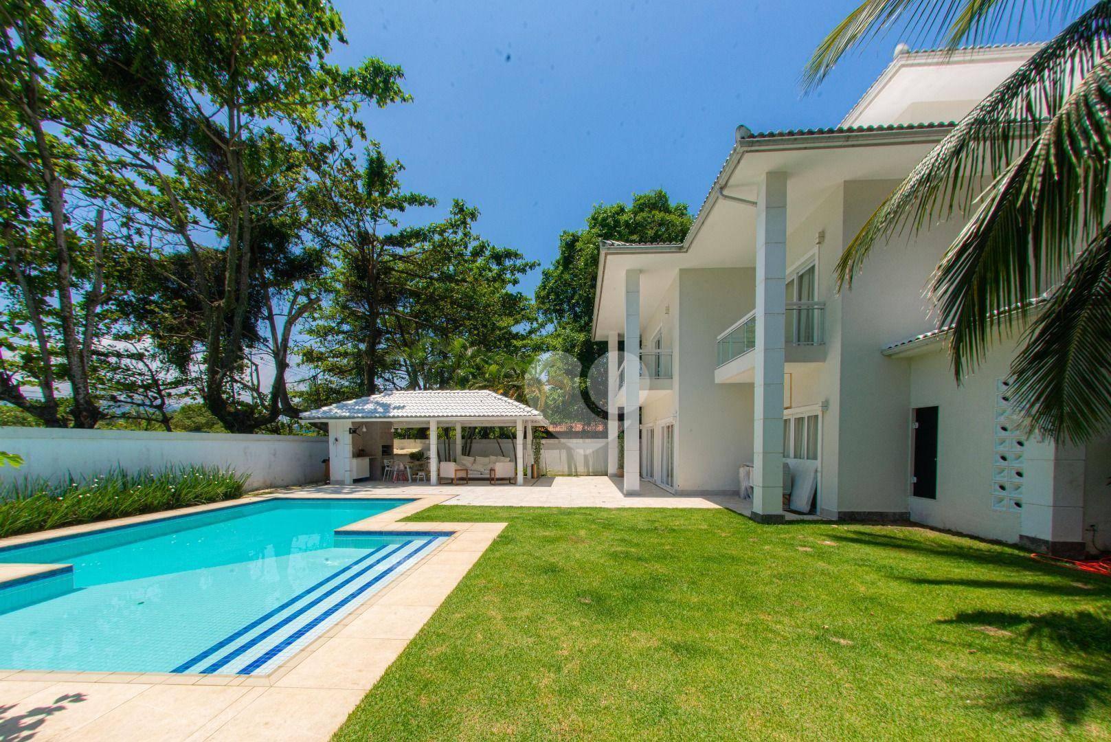 Condomínio Maramar - Casa Duplex luxuosa no Recreio com 5 Suítes em terreno de esquina.